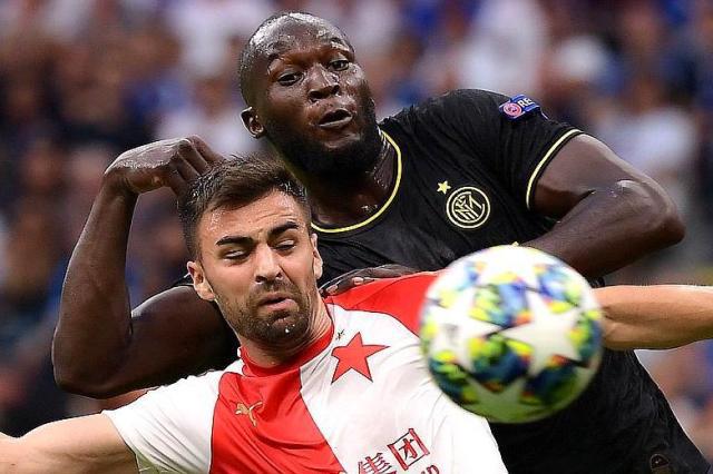  尤文图斯防线送礼不断遭弱旅逼平丢榜首  