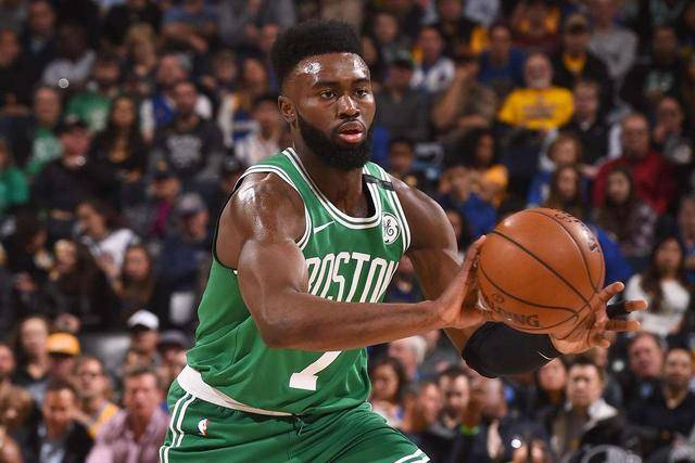  阿德巴约双二十统治攻防，热火轻取魔术巩固东部第六