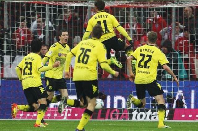  勒沃库森进攻火力全开，半场四球奠定胜局  