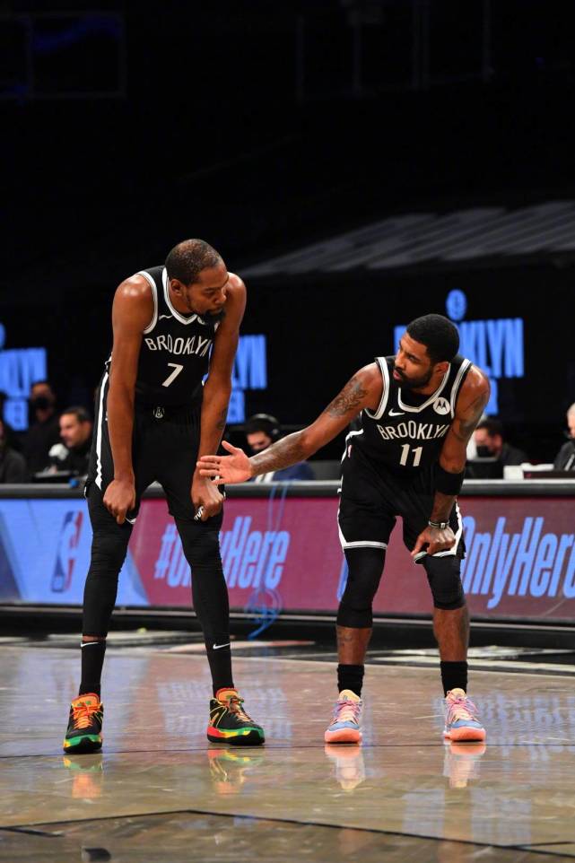  篮网西蒙斯防守建功，死亡缠绕限制对方核心